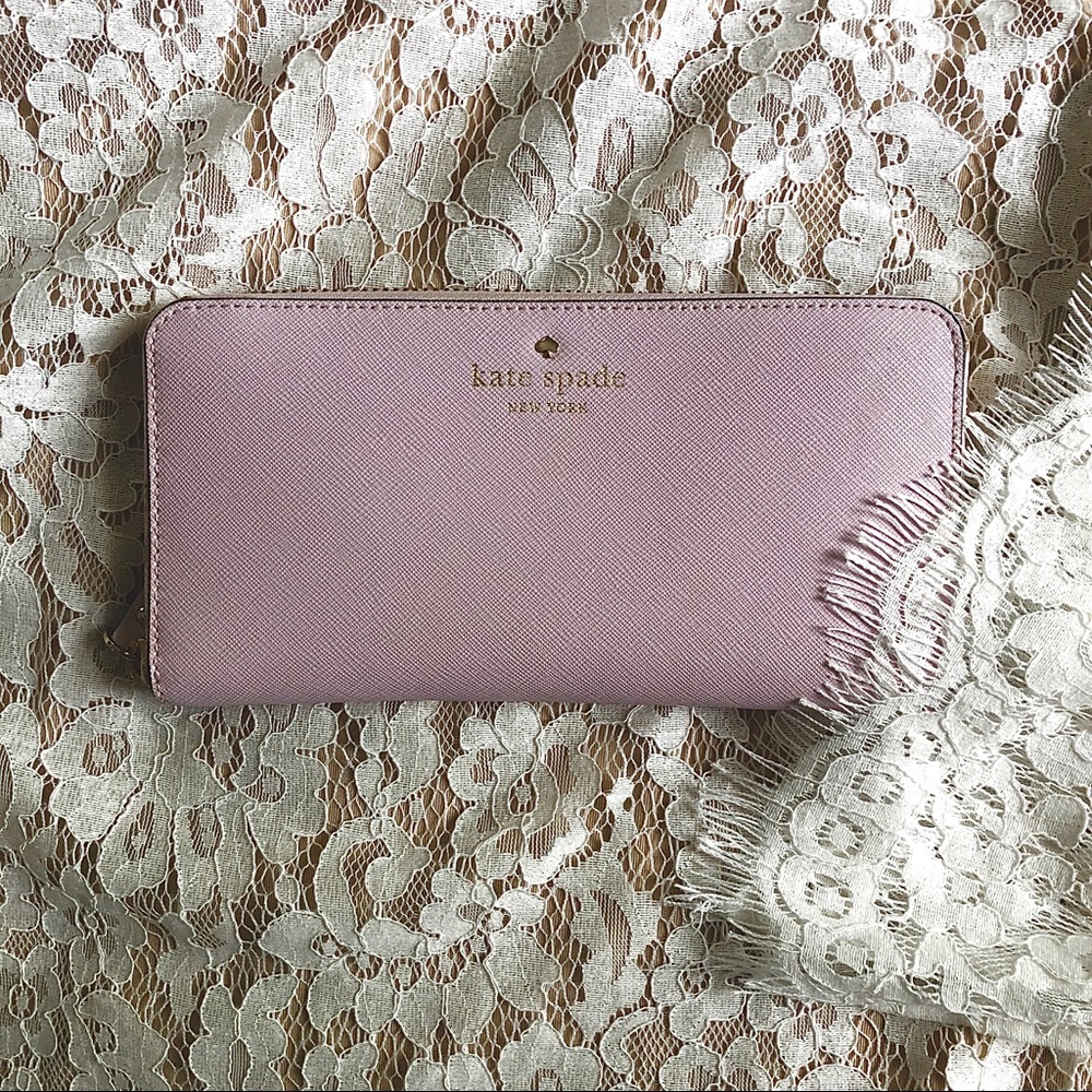 🦄Kate Spade Lavender Wallet🦄